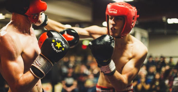 two men boxing